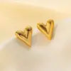 Colar Casual e Exquisito de Nicho Acessível de Luxo Colar com Pingente de Coração Pequeno Corrente Clavicular de Aço Titânio Banhado a Ouro 18K que Não Desbota para Mulheres