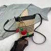 Bolsa de Palha Tecida Patchwork Fashion de Nicho para Mulheres 2025 Nova Cor de Verão Color-Blocking Versátil Transversal Bolsa de Palha Tecida tipo Balde