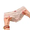 Calcinha sedutora de tule transparente estilo japonês para mulheres, calcinha sexy de celebridade da internet transparente de cintura baixa com efeito levanta-bumbum para mulheres