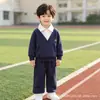 Novo Conjunto de Manga Longa Estilo Primavera e Outono para Crianças Conjunto de Outono para Meninos Estilo Coreano Suéter Casual com Retalhos Conjunto de Três Peças