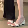 Primer Encuentro: Sandalias blancas estilo europeo y americano sin cordones para mujer, perfectas para el verano, versátiles, con punta fina, charol y diseño abierto, tacones altos