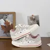 Otoño 2026 Nuevos Zapatos de Lona para Skate Mujer Moda Caña Baja Versátil Estudiante Transpirables Estrella Casual Zapatos Blancos 8021