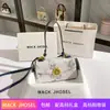 Una generación de bolsa baguette de bordado de nicho de alta gama 2024 nueva bolsa de axila de lujo para el día a día al por mayor