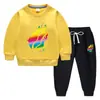 Traje de suéter para niños otoño e invierno 2023 estilo occidental nuevo traje cálido de invierno acolchado de terciopelo de manga larga para niños grandes