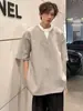 Gris melange Camiseta Falsa de Dos Piezas Cuello en V Hombro Marca de Moda Ropa de Verano para Niños Sudadera de Manga Corta Ootd Manga Media Americana