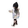 Sudadera con capucha para niños 2026 nuevo otoño e invierno estampado de graffiti de dibujos animados top casual elegante para niñas
