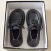 Sapatos de Couro Plataforma Brancos Estilo Britânico Estilo Academia 2025 Sola Grossa Retrô Estilo Hepburn Jk Mocassins Sapatos Mary Jane para Mulheres