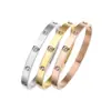 Pulseira Dourada Amazon Spot Fashion com Diamante Pulseira de Aço Inoxidável Titânio com Diamante Pulseira com Fecho para Casal