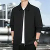 Nueva colección de primavera y otoño de chaquetas para hombre con cuello mao, diseñadas para hombres de mediana edad y mayores, en un estilo business casual, y disponibles en una versión ligera.