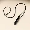 Colgante rectangular tridimensional de obsidiana, un accesorio versátil y minimalista para hombres, perfecto como regalo