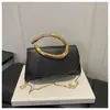 Europeo y Americano Muñeca Literario Retro Mango de Metal Cadena 2026 Simple Hombro Único Cruzado de Hombro de Mano Fiesta Nocturna Bolsa Cuadrada Pequeña