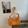 Bolsa de Lona Listrada para Mulheres, Grande Capacidade, Nova Bolsa Casual de Ombro Transversal Outono e Inverno 2026, Bolsa Dumpling de Alta Qualidade para o Dia a Dia