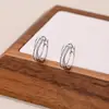 Brincos de Cruz Exquisitos para Mulheres, Versátil, Elegante e com Design Atmosférico, Brincos Elegantes de Alto Padrão para o Dia a Dia no Trabalho e Brincos