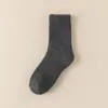 Meias de lã transfronteiriças Amazon para homens, espessadas para outono e inverno, meias longas quentes tipo toalha, meias de cano médio para idosos, meias para casa