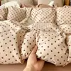 Estilo ins juego de ropa de cama de algodón puro con lunares pequeños juego de cuatro piezas sábana funda de edredón sábana ajustable cama de dormitorio de estudiante juego de tres piezas 3