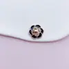 Nueva Moda Camelia Pequeña Fragante Oso Corazón Accesorios para Joyería DIY Funda para Teléfono Móvil Zapatos y Ropa Accesorios en Blanco y Negro