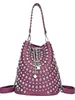 Bolso de Mano de Moda Estilo Punk para Mujer, Bolso Cubo Versátil con Remaches Únicos, Bolso de Hombro y Cruzado para Mujer