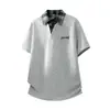 Camiseta de Manga Corta Estilo Retro Universitario Americano para Hombre, Camisa Polo de Verano Falsa de Dos Piezas con Parches a Cuadros para Parejas, de Manga Media
