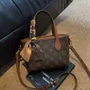 Bolso Retro de Alta Gama para Mujer 2025 Nuevo Diseño de Nicho Versátil Bolso de Hombro Axila con Estampado de Cesta de Verduras