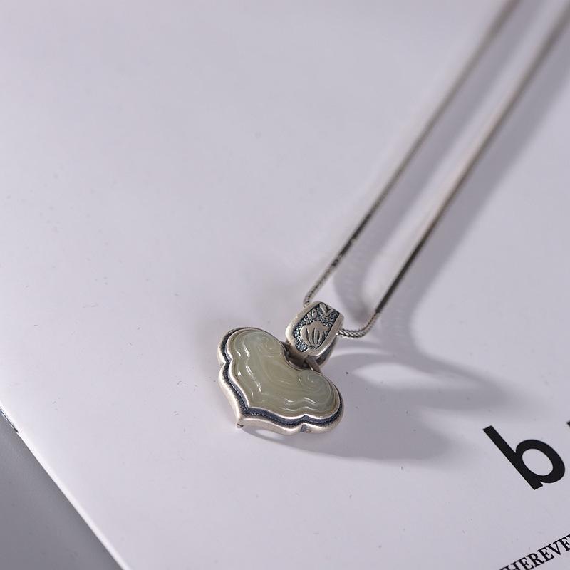 10790950261_1920852753