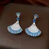Brincos de Letra com Zircônia e Pérola Agulha de Prata, Elegantes e Versáteis, Brincos Estilo Chanel, Brincos da Moda de Luxo Leve de Alta Qualidade Atacado