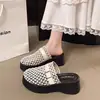 Tamancos Estilo Birkenstock com Solado Grosso para Aumentar a Altura para Mulheres, Novas Sandálias Slip-On de Rede Verão 2026