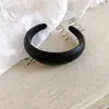 Pulsera Ovalada Abierta y Anillo de Resina de Lujo Ligero Europeo y Americano con un Diseño Único, Joyería Exquisita y Versátil
