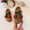 Lindos Zapatos Birkenstock de Dibujos Animados para Niña 2026 Cómodos Suela Suave Estilo Coreano Zapatos Individuales para Niñas con Velcro Casuales Zapatos de Bebé