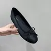 2026 Nuevos Zapatos Bajos Negros Estilo Francés Mocasines Bloque de Color Versátiles para el Trabajo Estilo Coco Chanel Punta Redonda Moño Primavera Otoño