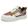 Nuevos Zapatos de Hombre Primavera 2026, Tenis Blancos Transpirables, Zapatillas Deportivas Casuales de Cuero de Nicho para Hombre, Zapatos de Moda