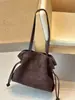 Bolsa tote de couro bovino genuíno de camada superior para mulheres, bolsa de ombro e transversal de grande capacidade para o dia a dia, bolsa tipo balde versátil de uso duplo