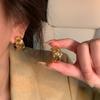 2025 Nuevos Aretes de Tuerca de Diseño de Moda Estilo Retro de Hong Kong Dorado Multicapa Hueco Envolvente Aretes