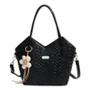 Bolso de mano de lujo nicho de alta gama para mujer, nuevo bolso de hombro popular de moda primavera-verano 2026, bolso tote cruzado