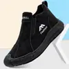 Nuevos zapatos de algodón de invierno para hombre, botines cálidos con forro de felpa, cómodas botas de nieve de suela gruesa, botas de algodón a prueba de frío y antideslizantes