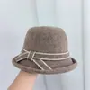 Sombrero de Fieltro de Lana Elegante con Borde Enrollado para Otoño e Invierno, Adecuado para Caras Redondas, Decoración de Lazo Rayado, Sombrero de Pescador Cálido de Moda