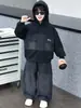 2441 Conjunto de Ropa de Invierno para Niños 2026 Nuevo Fresco Atractivo Sudadera Gruesa con Felpa Jeans para Bebé Conjunto de Dos Piezas de Invierno Moderno