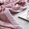 Nova manta 3D em relevo com toque delicado e texturizado, perfeita para uso doméstico, decoração de sofá e para proporcionar calor para cochilos e conforto em todas as estações.