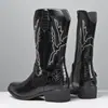 Botas de Cowboy Ocidentais Masculinas Padrão Crocodilo Bico Fino Meia-Canela Estilo Britânico Fivela Bordada Botas de Equitação Masculinas Tendência
