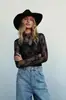 Ayj24S138 Blusa Europeia e Americana de Renda, Roupa Íntima Feminina Sexy de Cor Sólida, Camada de Base de Malha de Manga Longa, Moderna e Fashion