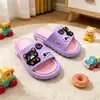 Pantuflas infantiles de EVA para niños en verano, lindas sandalias de dibujos animados para interiores antideslizantes de suela suave para padres e hijos, niños y niñas