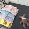 Estilo Minimalista para Niñas Color Sólido Estilo Casual para Niños Ropa Exterior de Primavera y Otoño Chaleco Cálido con Forro Polar Caricatura Otoño e Invierno