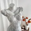 Nuevas Blusas de Primavera Estilo Harajuku, Camisas Casuales Blancas y Azules Ajustadas con Diseño Coreano para Figuras Menudas, Adecuadas para Vestir en Capas a Principios de Otoño