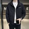 Jaqueta Masculina Nova Primavera e Outono 2026, Estilo Coreano Tendência, Versátil, Marca Fashion, Gola Alta Casual, Casaco de Alta Qualidade