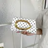 Moda de Lunares Cadena Retro 2026 Nuevo Estilo Chic para Mujer Principios de Verano Gran Capacidad Bolso de Hombro Cruzado para la Noche Pequeño Cuadrado