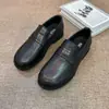 Nuevos Mocasines Negros de Otoño 2026 para Hombre, Sencillos Slip-On de Tacón Bajo para Hombre, Zapatos de Cuero Casual de Negocios