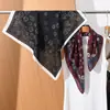 Pañuelo pequeño cuadrado de algodón y lino con estampado de espiga estilo "old money", pañuelo para la cabeza tipo terciopelo sedoso, chal protector solar para el cuello para mujer
