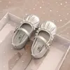 Zapatos de Princesa para Niñas 2026 Otoño Nuevos Zapatos Planos de Perlas para Niñas Zapatos Planos Poco Profundos de Cuero de Color Sólido para Niñas