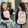 Camiseta Estilosa de Pelúcia com Manga Raglan Longa para Meninas Novo Estilo Outono/Inverno Camada Base para Meninas Pequenas Top com Gola Redonda para Crianças de Tamanho Médio e Grande