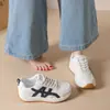 Nuevas zapatillas casuales con cordones para mujer, zapatos versátiles de moda de otoño para mujer, estilo retro de bloques de color, parte superior de cuero 2026