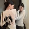 Playera blanca de manga larga estampada con Ángel para mujer otoño 2023 nueva chica hot ajuste ceñido camiseta interior top ligeramente transparente
